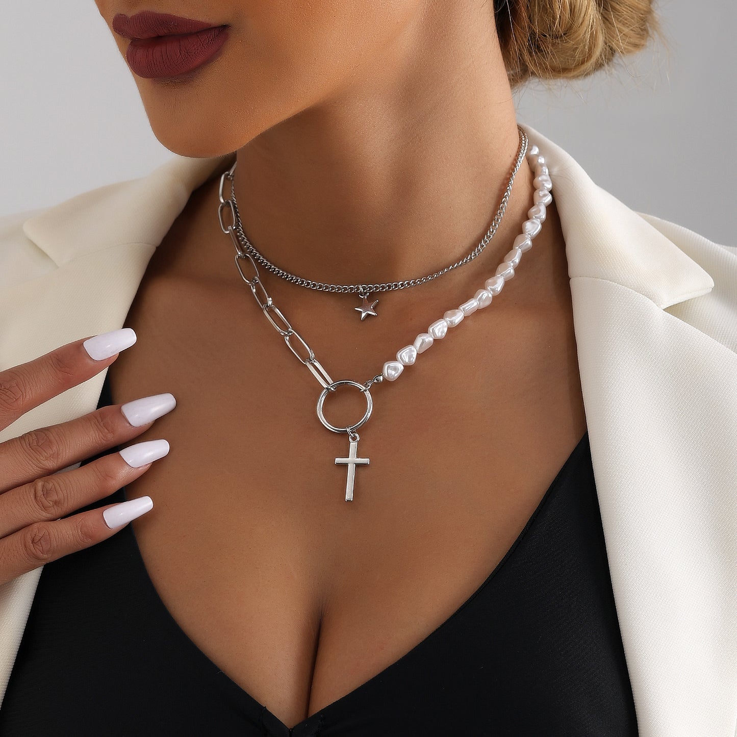 Vintage-Style Star and Cross Pendant Necklace for Women with Alloy Construction and Electroplated Finish