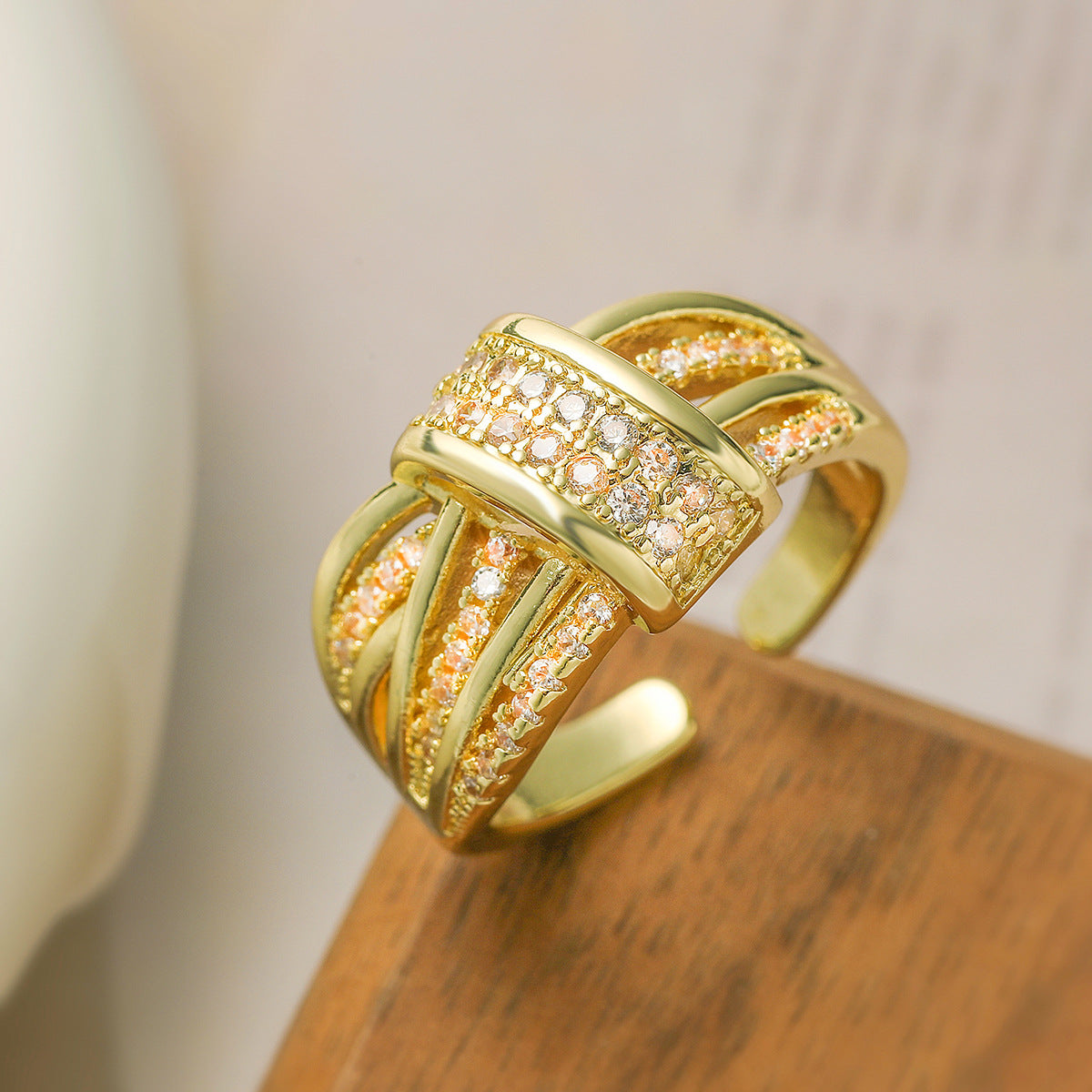 Elegant Geometric Two-Tone Plated Cubic Zirconia Inlay Brass Ring for Women