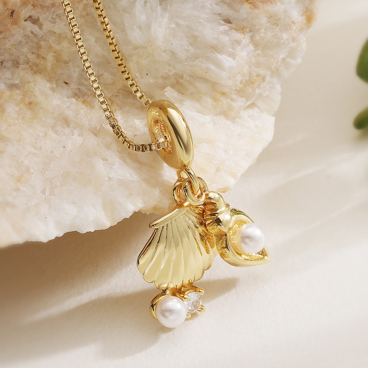 Minimalist 18K Gold Plated Brass Drip Oil Geometric Turtle Pendant Necklace for Women