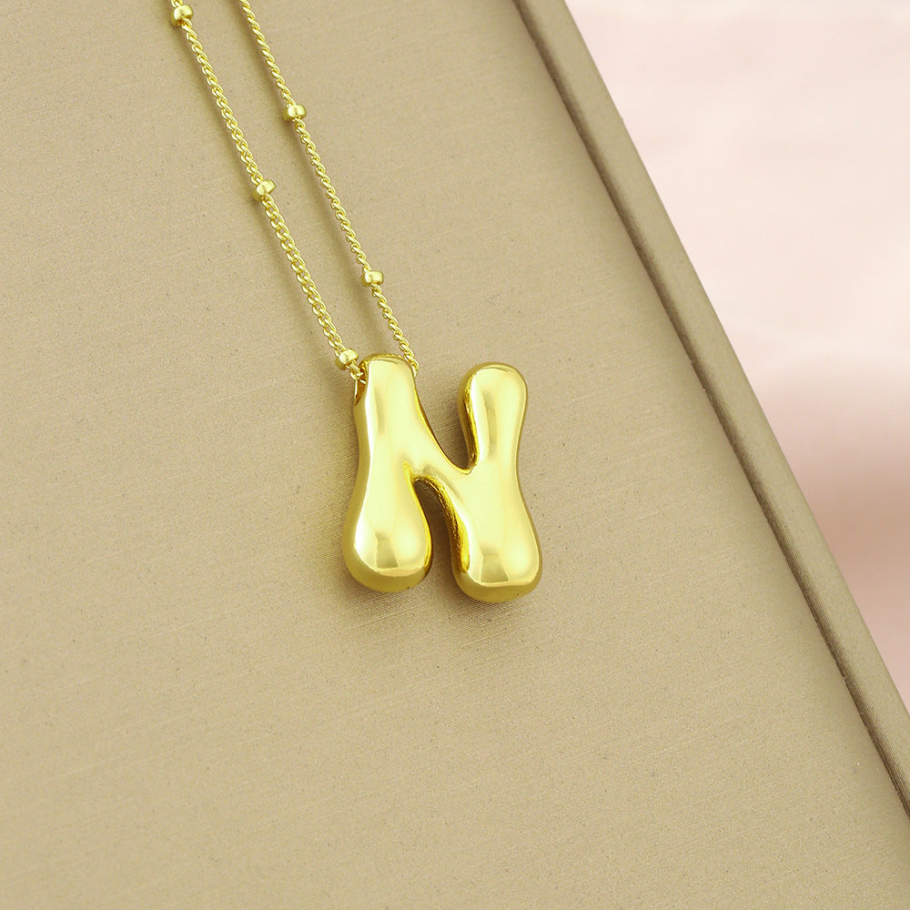 Collana girocollo minimalista da donna con ciondolo a lettera in rame placcato, catenina delicata
