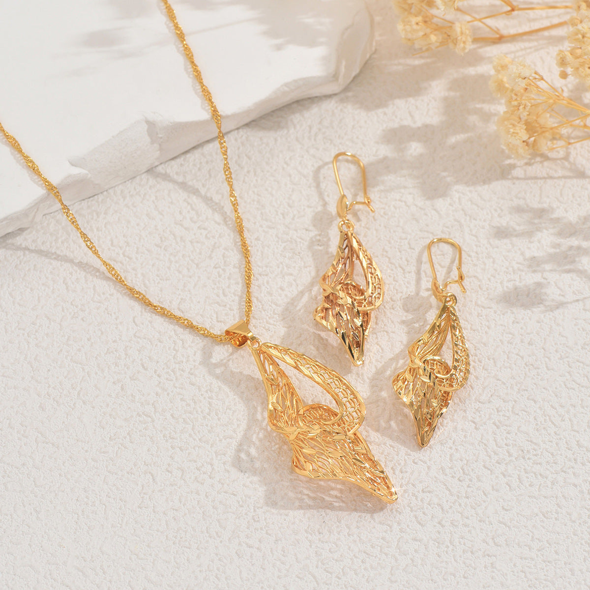 Conjunto de collar y pendientes de cobre con baño de oro de 18 quilates, estilo geométrico de lujo ligero, para mujer
