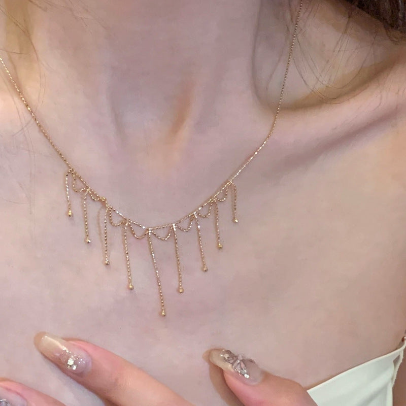 Collana girocollo geometrica minimalista da donna in metallo placcato, leggera