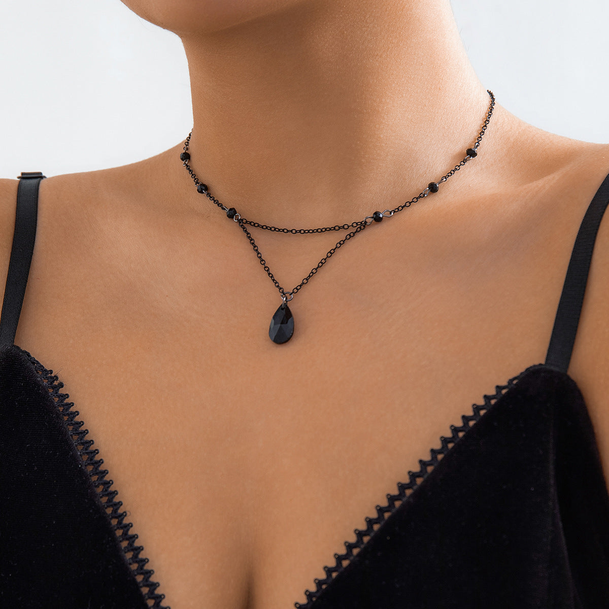 Vintage Gothic Teardrop Rhinestone Pendant Plated Alloy Choker Necklace with Tassel for Women
