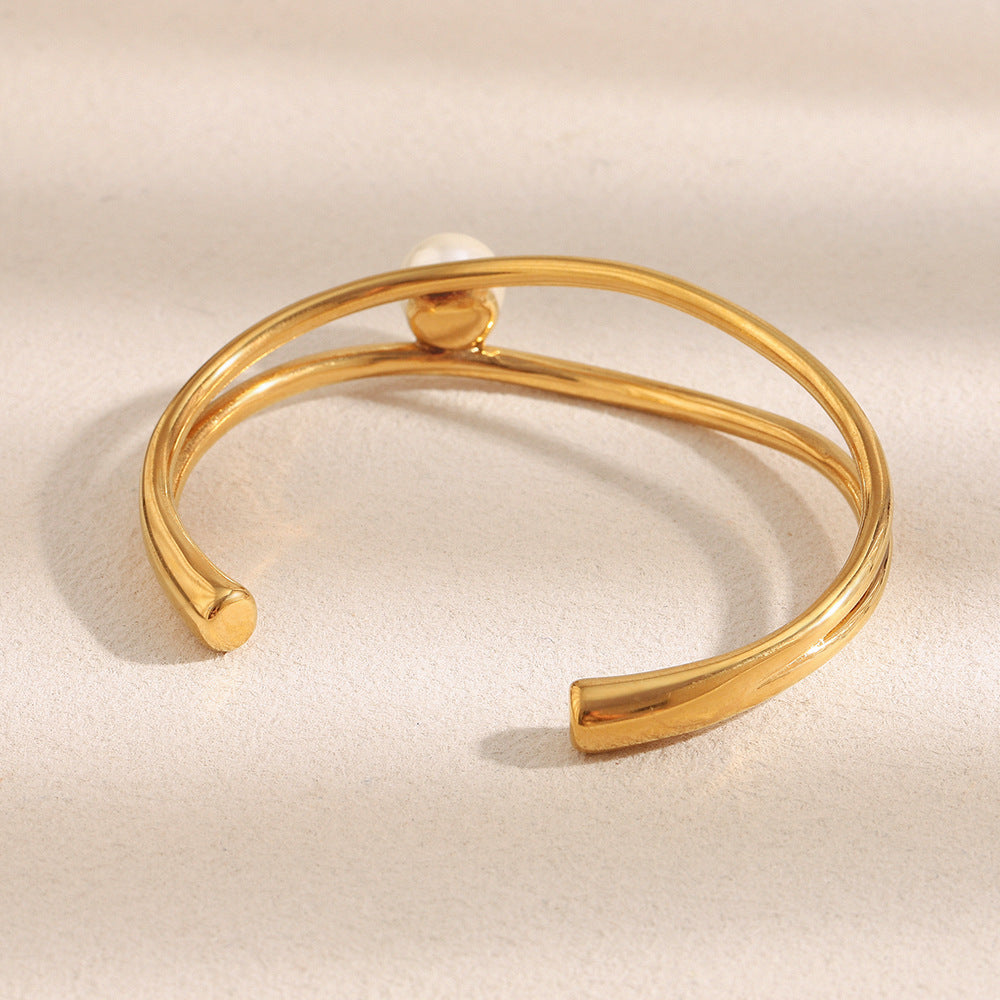 Bracciale da donna a doppio strato placcato oro 18 carati in acciaio inossidabile con design geometrico minimalista e perle simulate