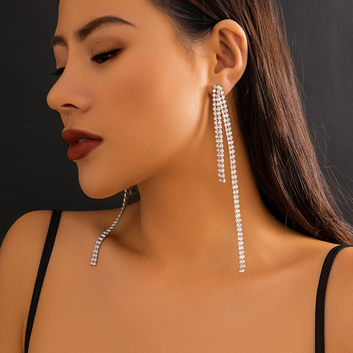 Pendientes Colgantes con Forma de Concha Estilo Vintage para Mujer con Detalles Completos de Diamantes de Imitación, Diseño de Flecos Colgantes, Construcción de Metal Galvanizado