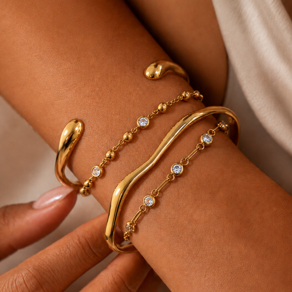 Luxury Minimalist Round Geometric Stainless Steel PVD Plated Cubic Zirconia Bracelet