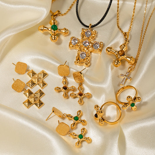 Collar con colgante de cruz geométrica minimalista para mujer en acero inoxidable con baño de oro de 18 quilates