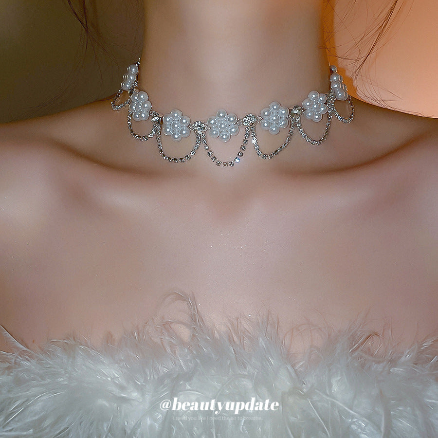 Collar Pendiente Vintage Elegante de Perlas y Diamantes de Imitación con Flores para Mujer con Cadena para Clavícula