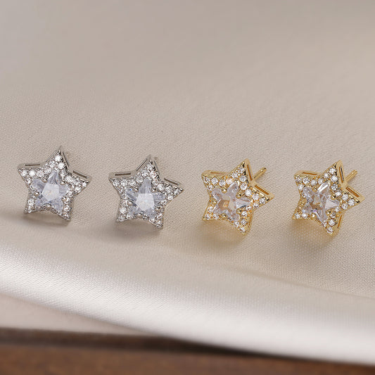 Pendientes Minimalistas de Cobre en Forma de Estrella con Baño de Oro de 18K y Circonitas Micro-Pavé para Mujer