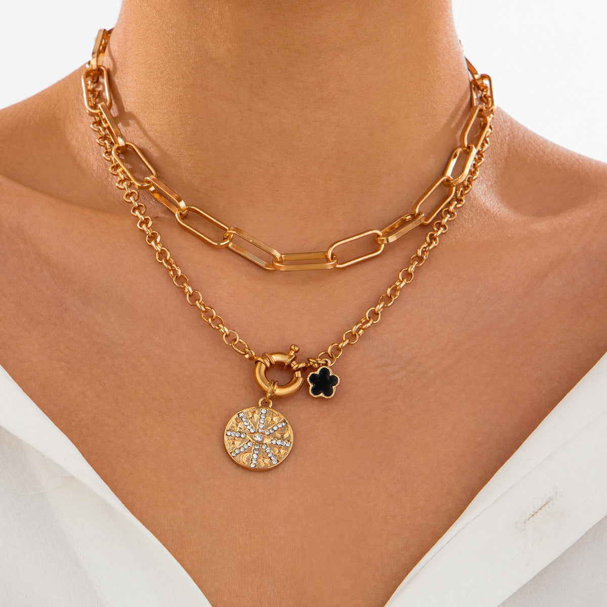 Collana con fiore a cinque petali geometrico stile Hip Hop con micro-pavé a stella, ciondolo in lega galvanizzata su catena con chiusura a moschettone in metallo