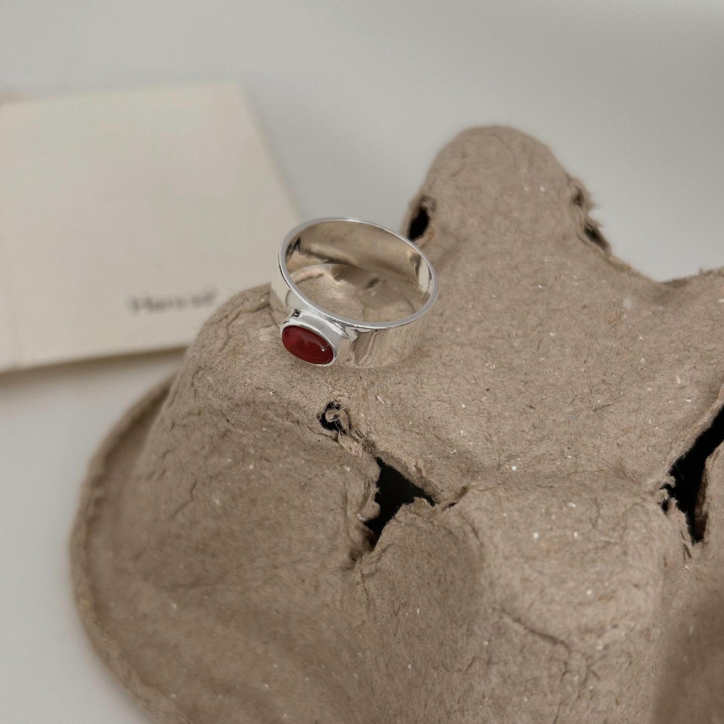 Anillo Geométrico Minimalista de Plata de Ley 925 con Detalle Cuadrado Biselado para Mujer