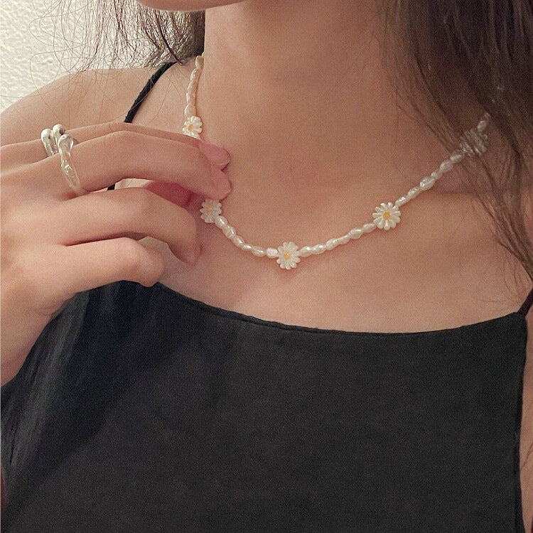 Collana con Ciondolo Margherita Fresca e Naturale con Perla d'Acqua Dolce su Catenina Box