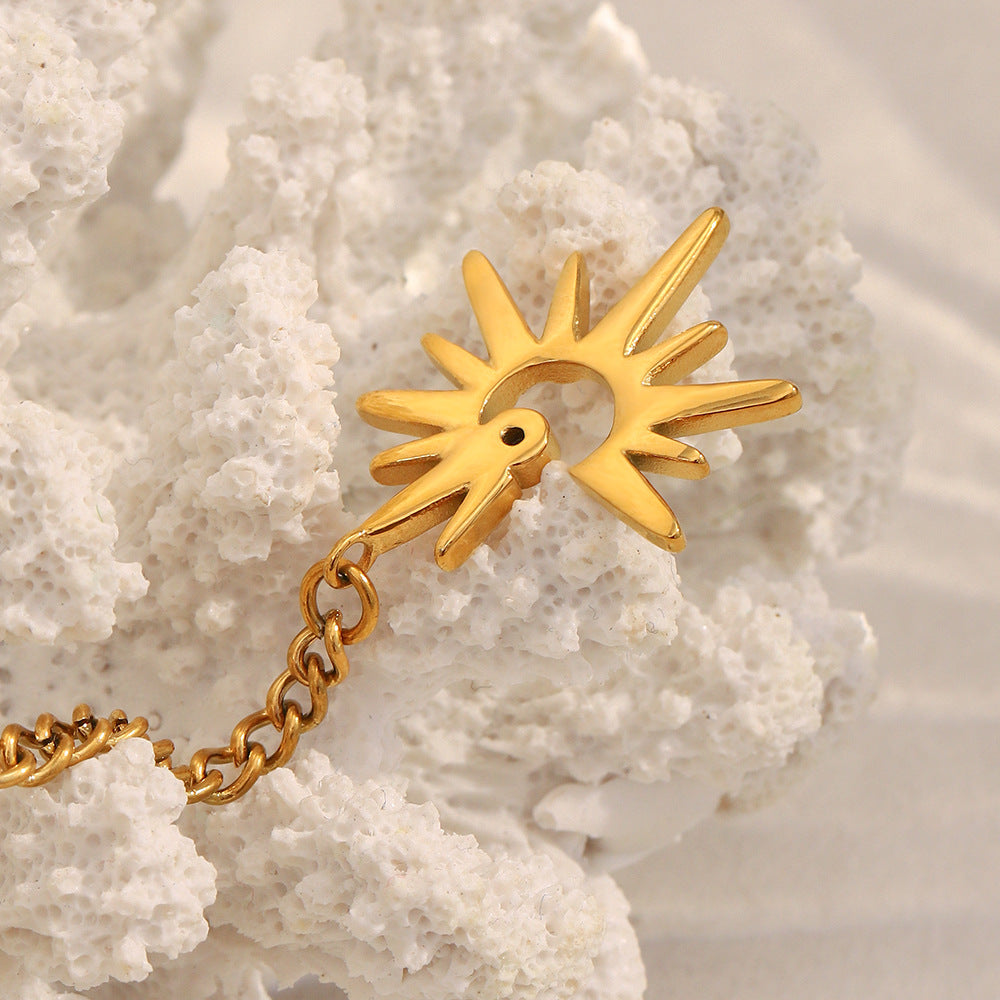 Collana con ciondolo minimalista in acciaio inossidabile placcato oro 18 carati a forma di stella con nappa