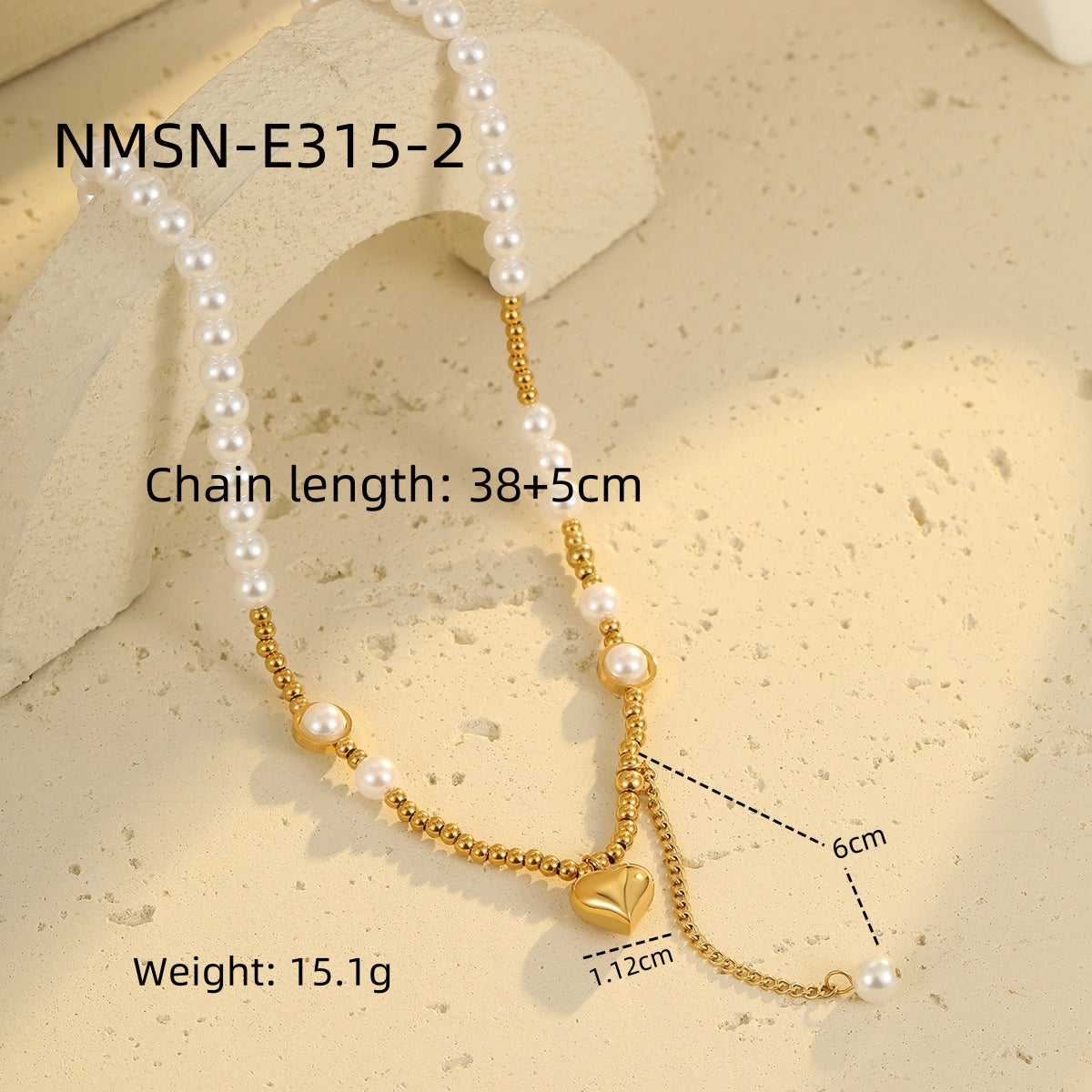 Elegante collar minimalista de acero inoxidable con colgante en forma de corazón y acabado chapado para mujer