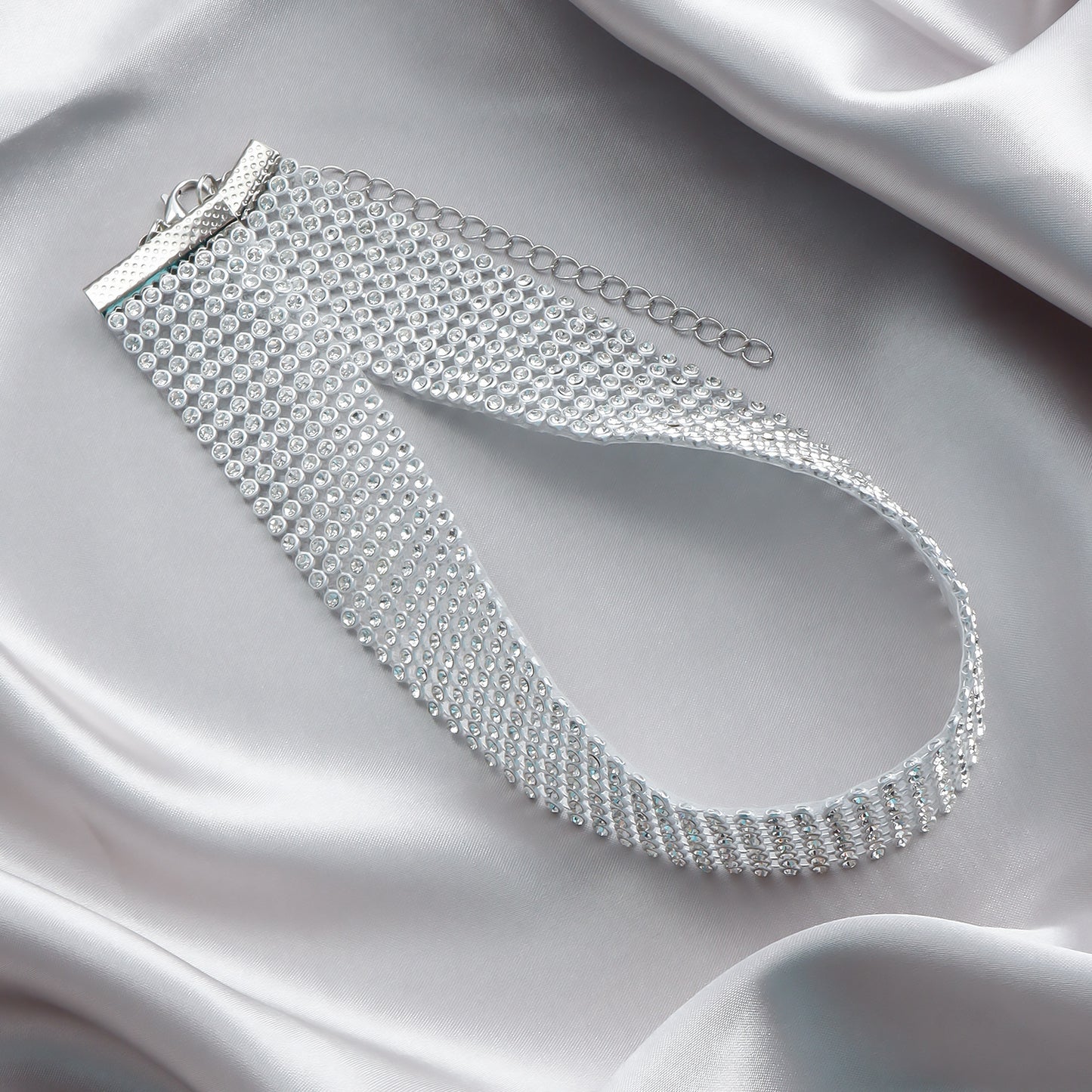 Geometric Style Shiny Rhinestone Clavicle Necklace for Women with Plated Metal Chain