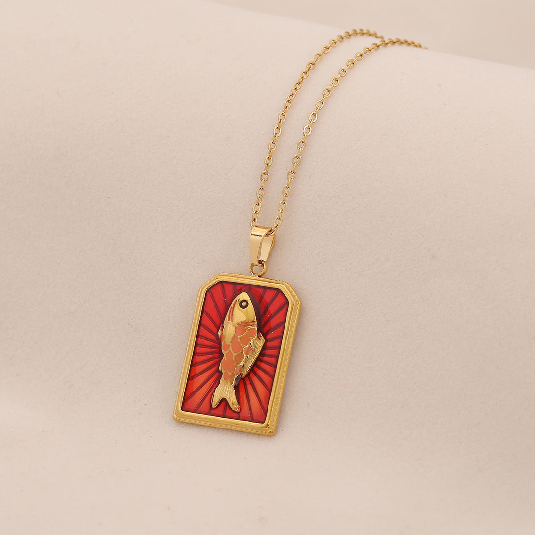 Vintage Heart-Shaped Stainless Steel Pendant Necklace with Gold Plating and Tarot Design