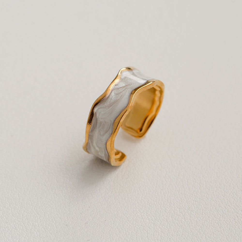 Anillo minimalista de acero de titanio con forma de girasol para mujer, con banda abierta ajustable y acabado chapado en oro