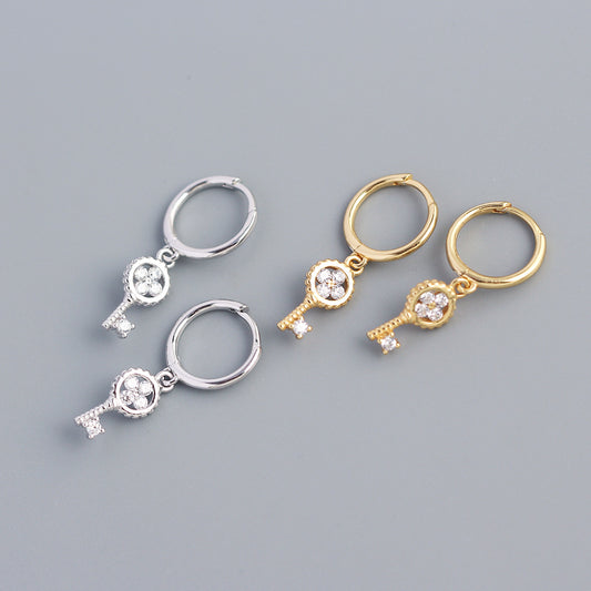 Pendientes de aro con diseño de trébol y llave de plata de ley 925, con incrustaciones de diamantes de imitación