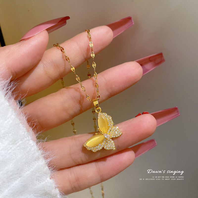 Collana Minimalista con Catena a Labbra in Acciaio al Titanio con Pendente in Rame e Intarsio di Strass