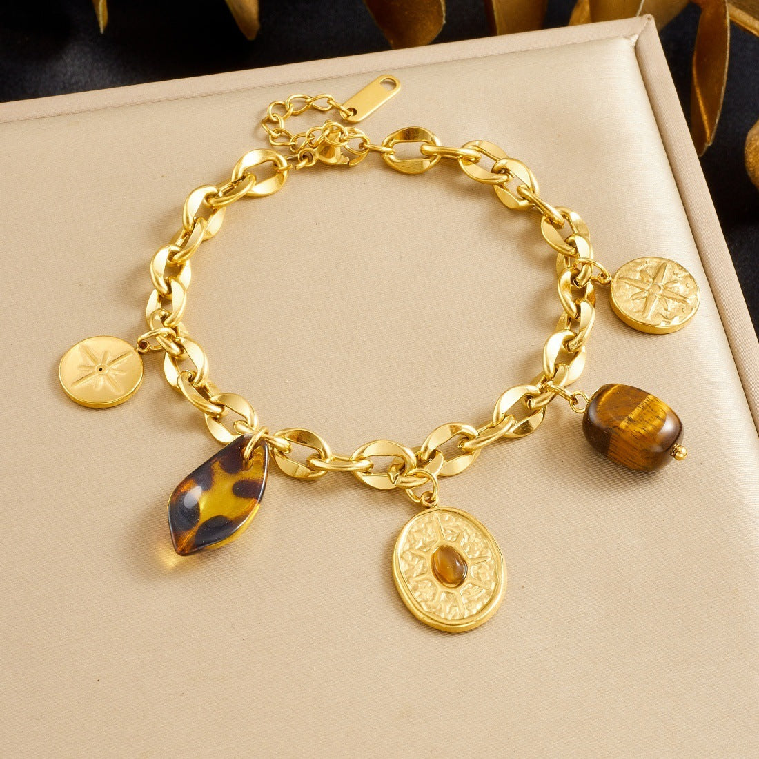 Vintage Gold Plated Stainless Steel Oval Eight-Pointed Star Compass Pendant Cuban Link Chain Bracelet for Women