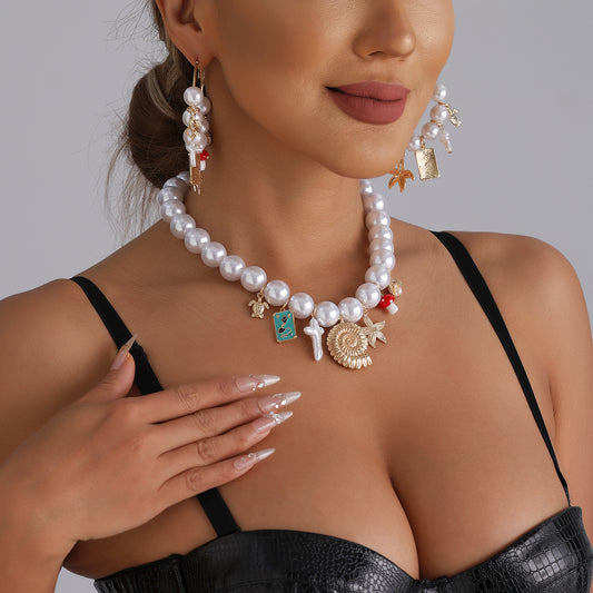 Geometric Seashell Pendant Necklace for Women Alloy Plated Clavicle Chain Casual Vacation Jewelry