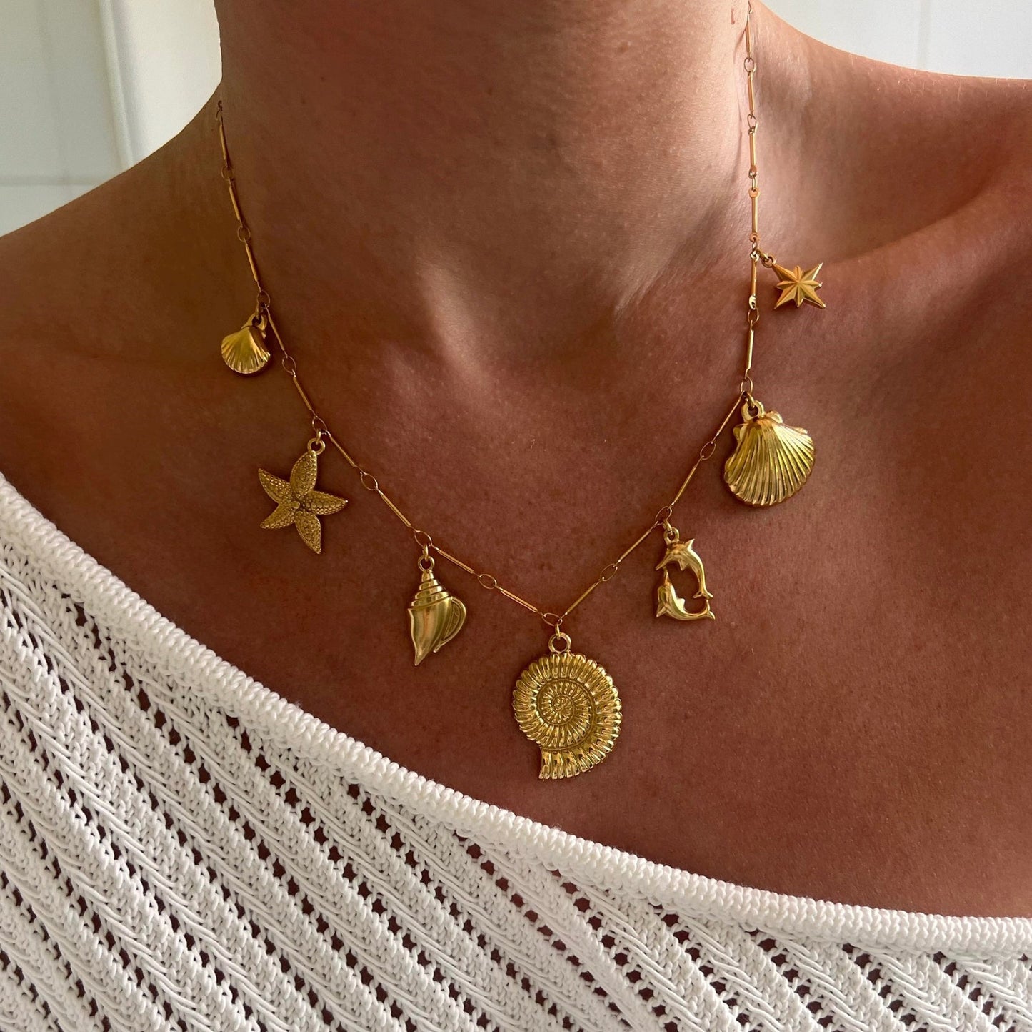 Collana casual in acciaio al titanio placcato con ciondoli a croce, stella e cuore, unisex