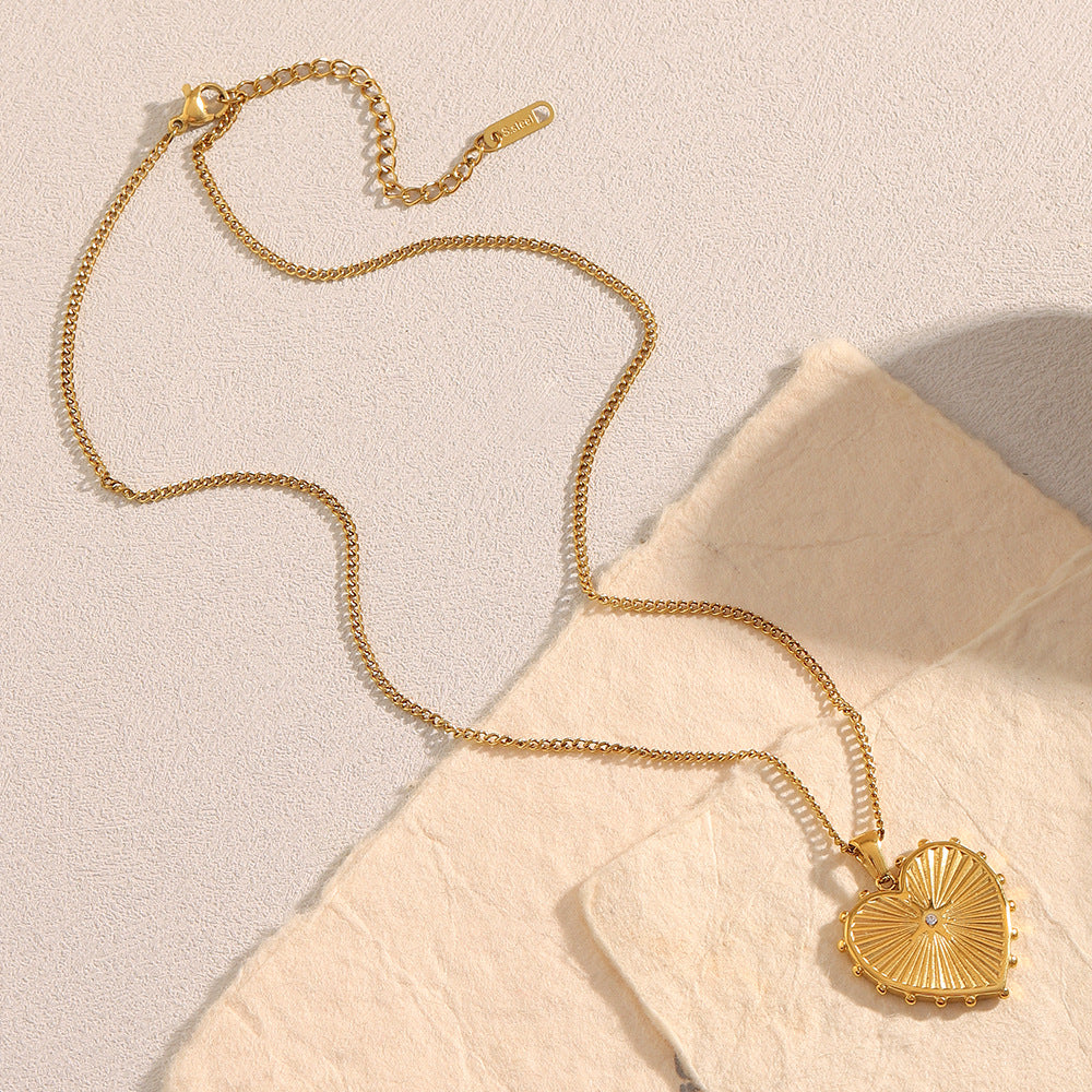 Fashionable Heart-Shaped Stainless Steel Pendant Necklace with 18K Gold Plating and Rhinestone Accents for Women