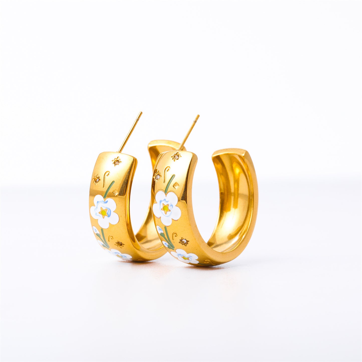 Vintage Floral Rose-Shaped Earrings in Stainless Steel with Gold Plating for Women