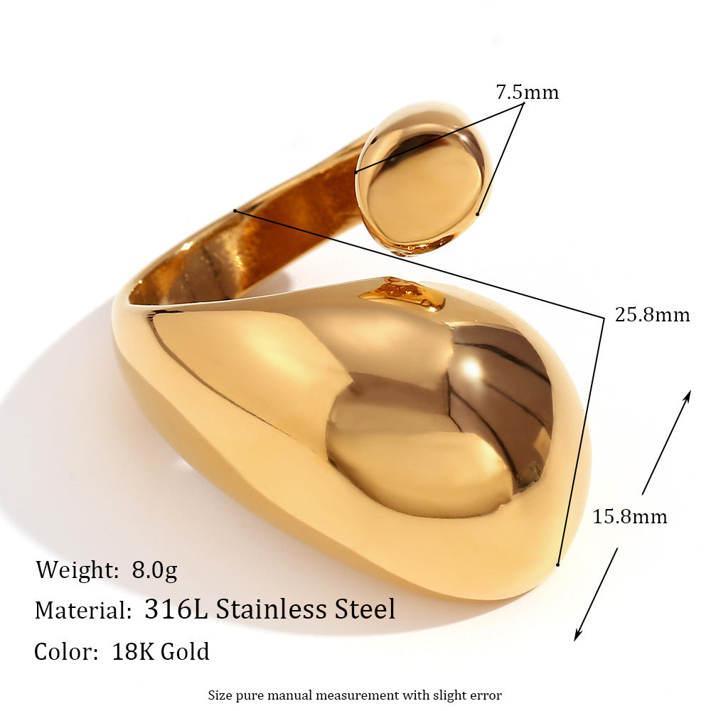 Anello geometrico alla moda in acciaio inossidabile a forma di goccia d'acqua per donna con placcatura in oro 18 carati e texture martellata