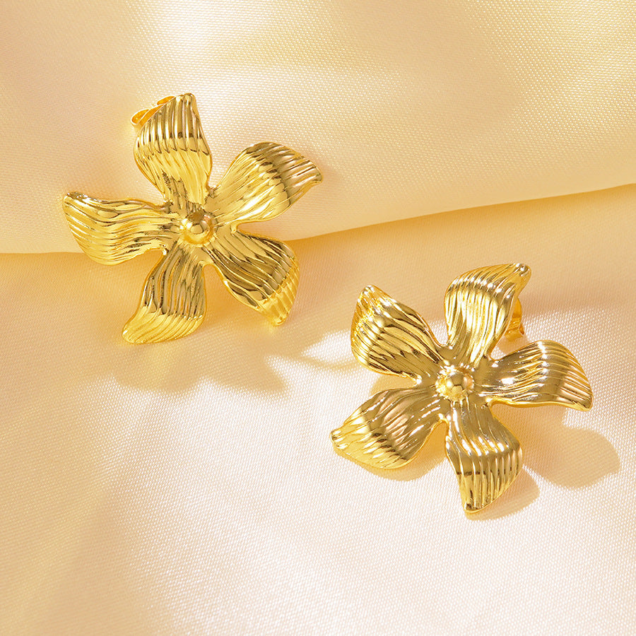 Vintage Elegant Floral Stainless Steel Plated Pearl Stud Earrings