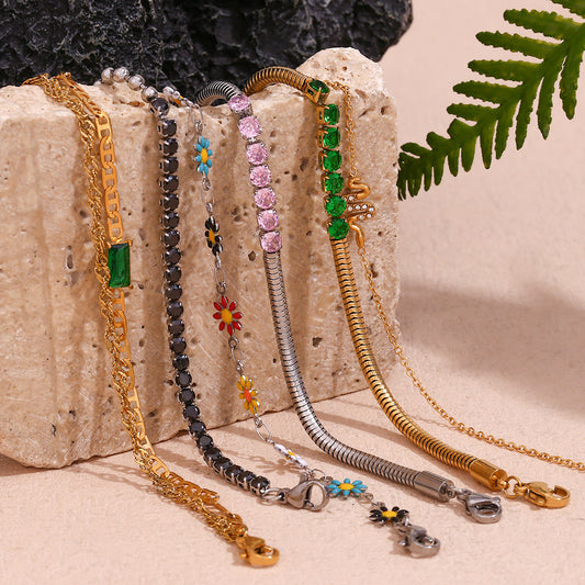 Pulsera de mujer de acero inoxidable chapado en oro de 18 quilates, diseño geométrico de moda, con microcuentas engastadas y detalles de cadena