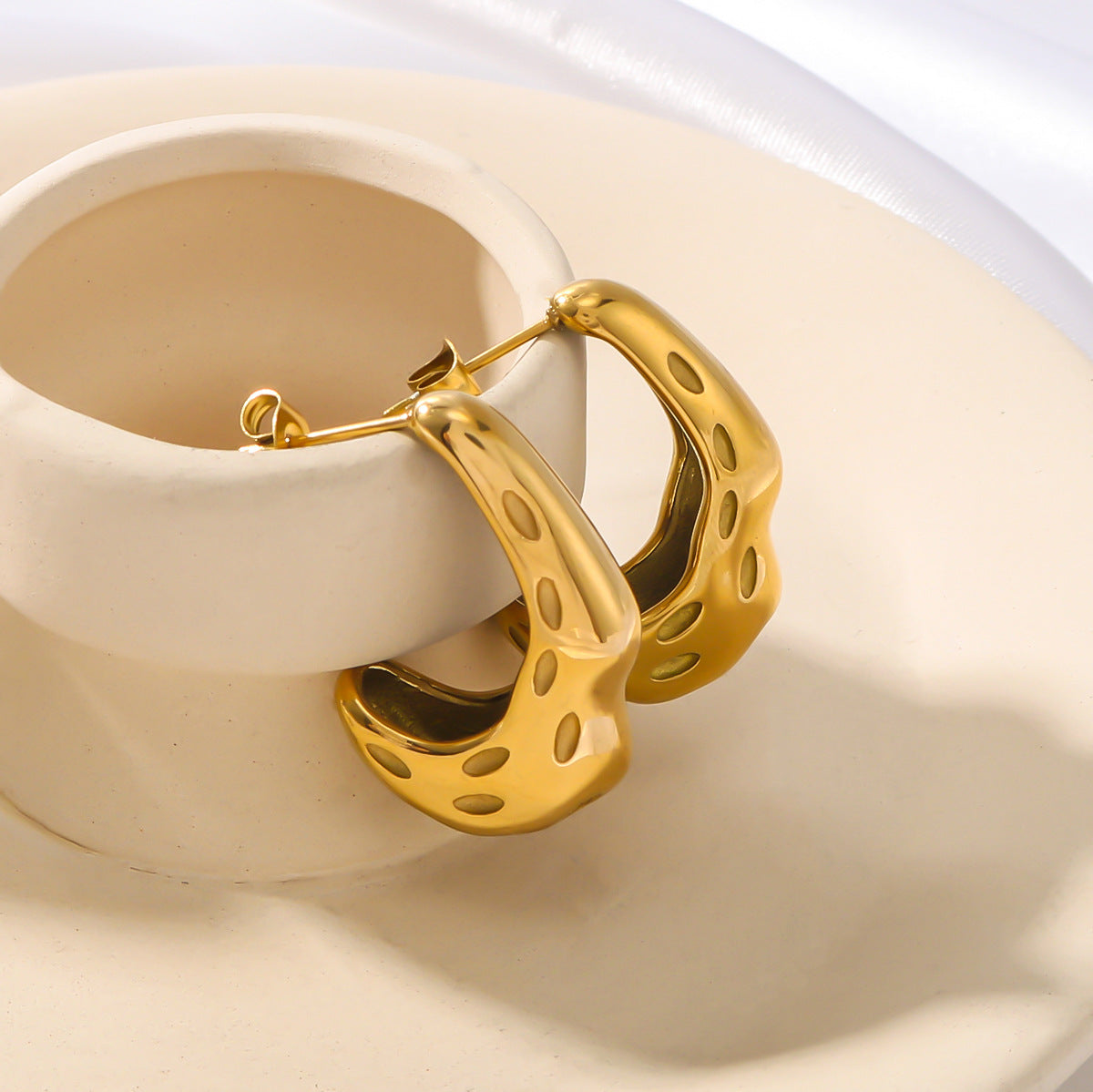 Orecchini a perno con scanalature a C in stile vintage francese, in acciaio inossidabile, con design geometrico minimalista per donne