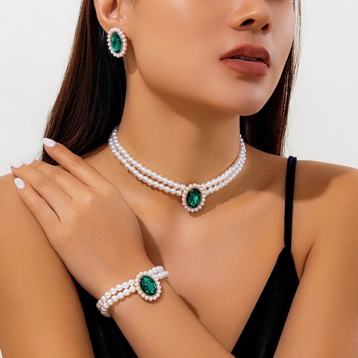 Collana girocollo vintage in resina geometrica in stile francese con pendente in lega e catena di perline per donne