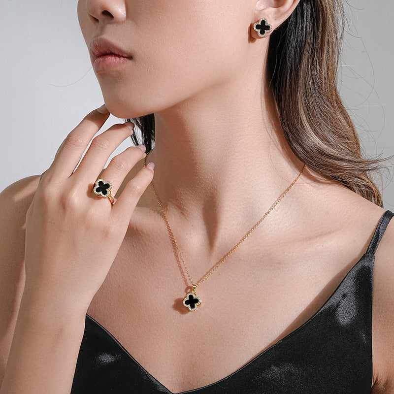 Minimalist Four-Leaf Clover Pendant Necklace for Women in Titanium Steel with Vacuum Plating, O-Chain Locket Style