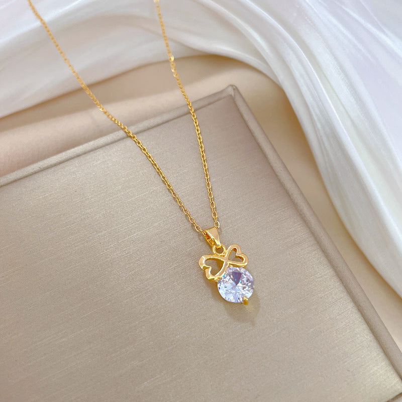 Collar con colgante de nudo de mariposa de lujo de acero de titanio para mujer con incrustaciones de diamantes de imitación, cadena de medallón de longitud ajustable