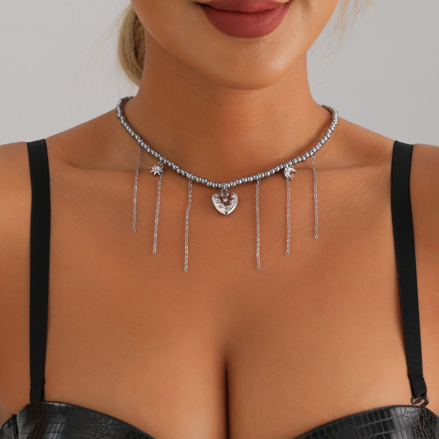 Minimalist Star Heart Moon Pendant Necklace for Women with Alloy Material and Plated Finish