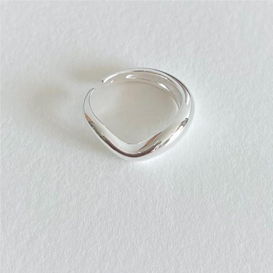 Anello Minimalista a Forma di Arco da Donna in Argento Sterling 925 con Design a Linee Pulite ed Estetica Geometrica