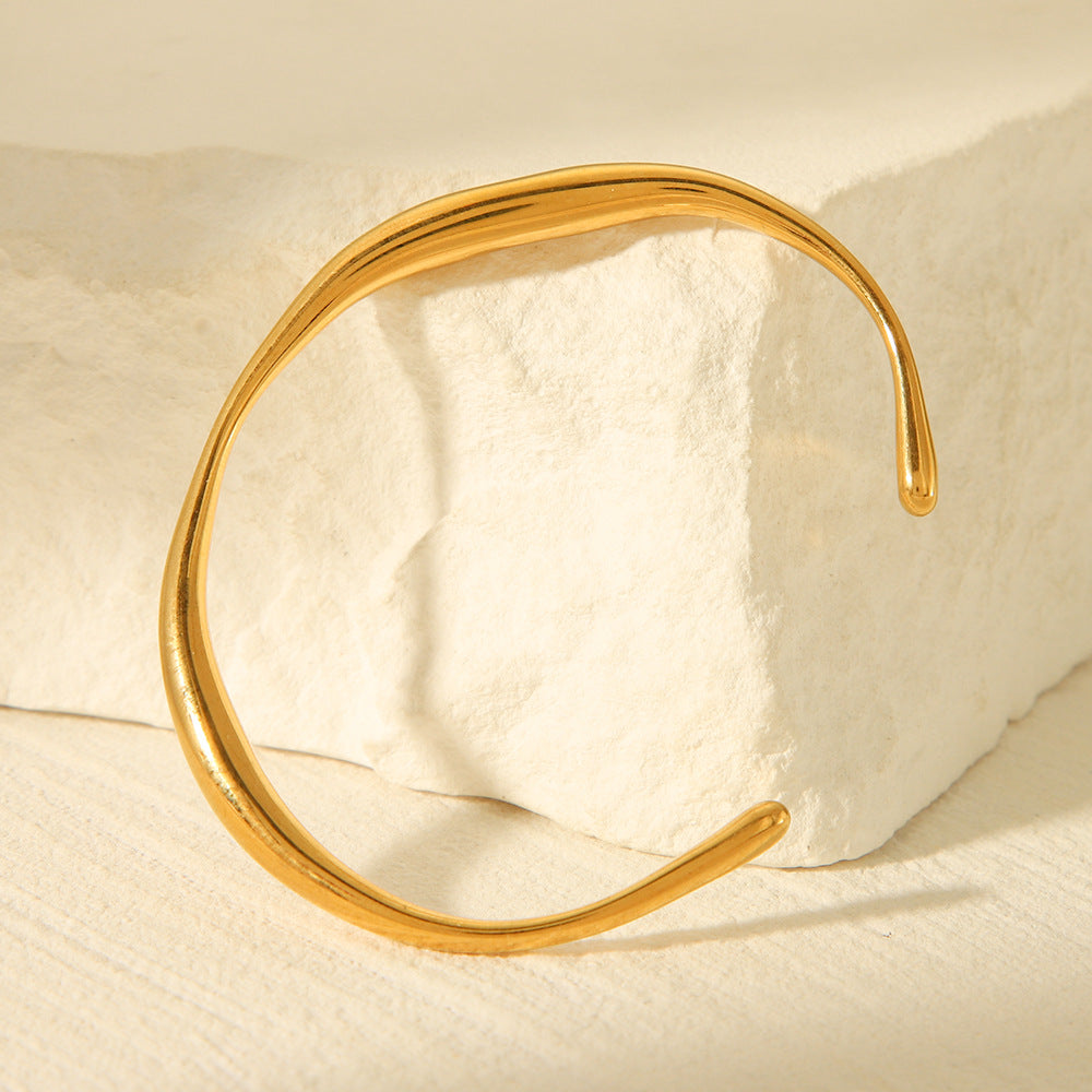 Geometric Irregular Stainless Steel Bracelet for Women with Plated Finish, Fashionable and Versatile Design