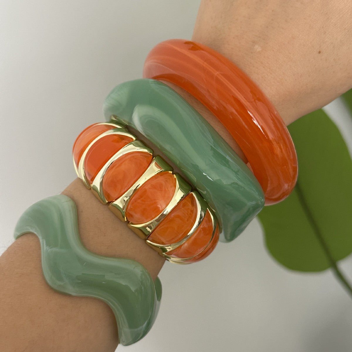 Pulsera de acrílico pulido geométrico para mujer