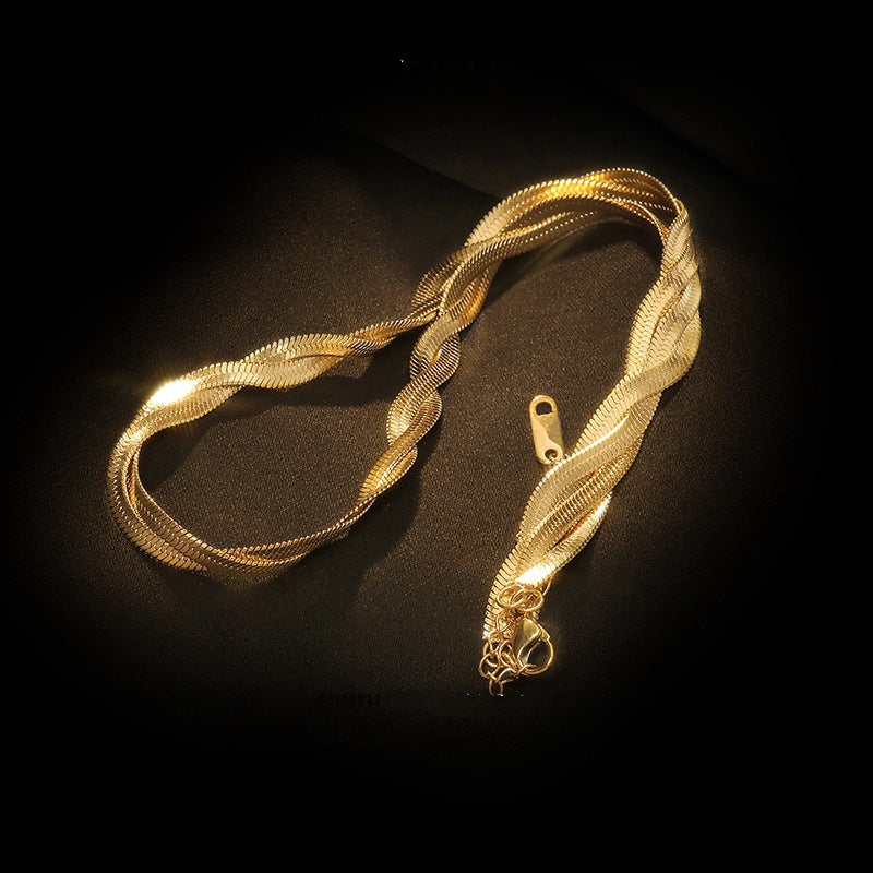 Collana Minimalista Geometrica a Lama in Acciaio al Titanio per Donne e Uomini con Design Intrecciato Color Oro