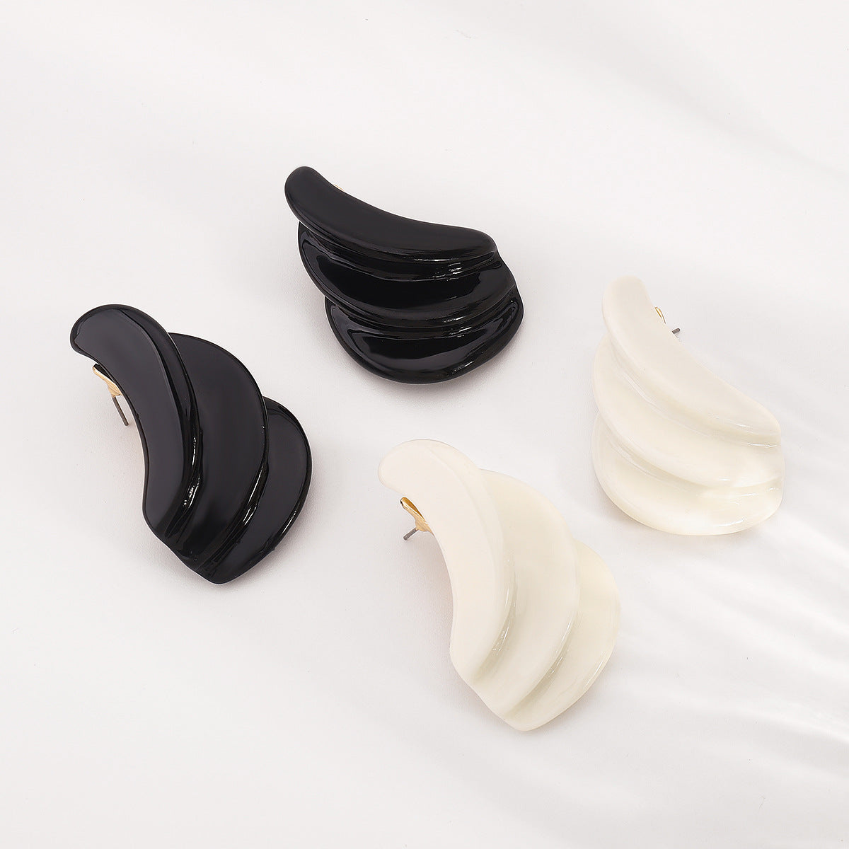 Pendientes minimalistas de aleación y resina con formas geométricas irregulares y acabado chapado para mujer, joyería de verano inspirada en la playa y las conchas marinas