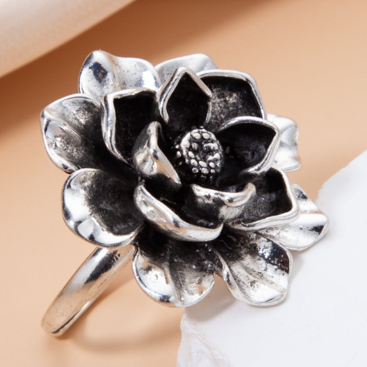 Vintage Floral Ring for Women with Zinc Alloy Construction Adjustable Open Band Design Minimalist Petal Shape Hand Jewelry