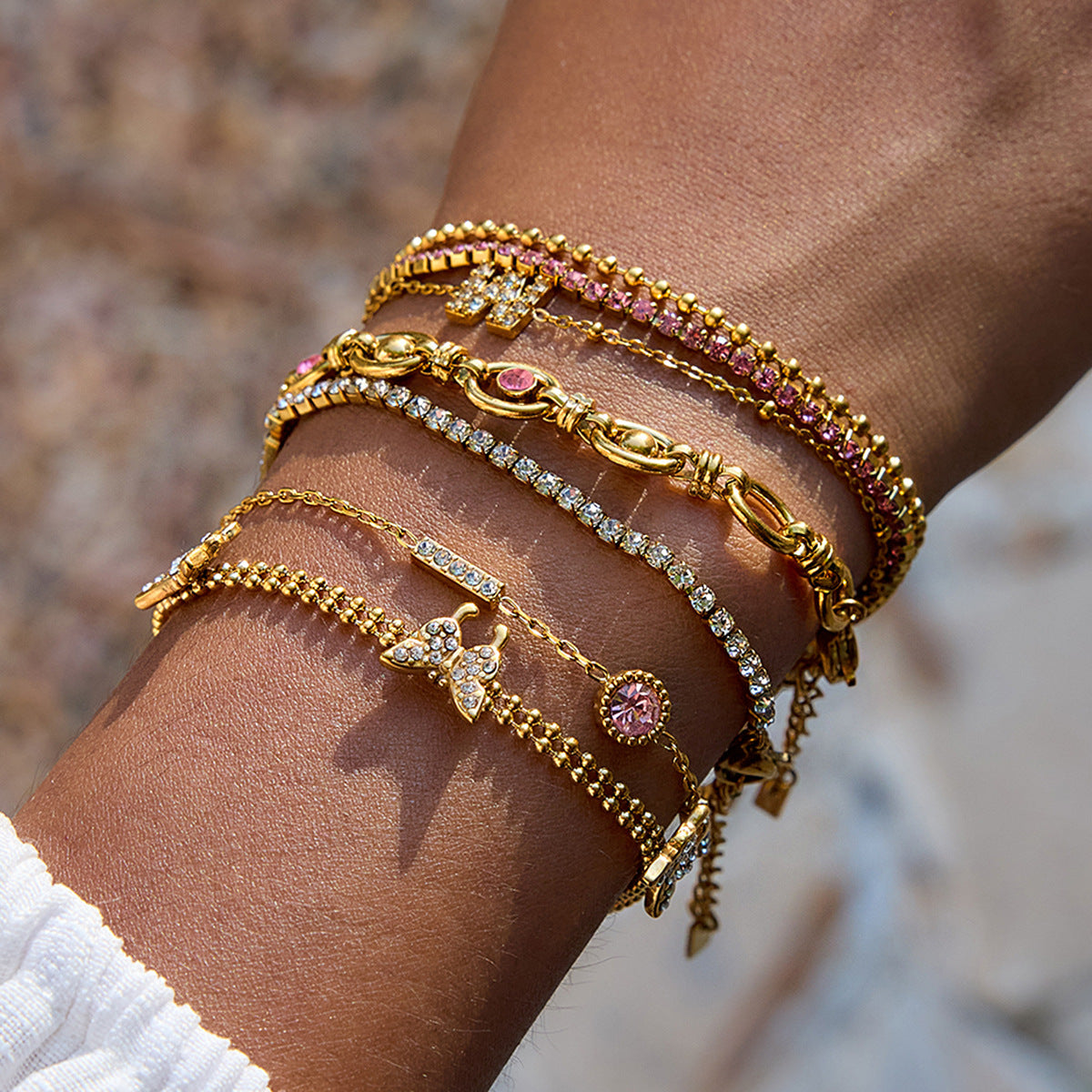 Bracciale da donna placcato in acciaio inossidabile a farfalla geometrica con accenti di strass, gioielli di lusso