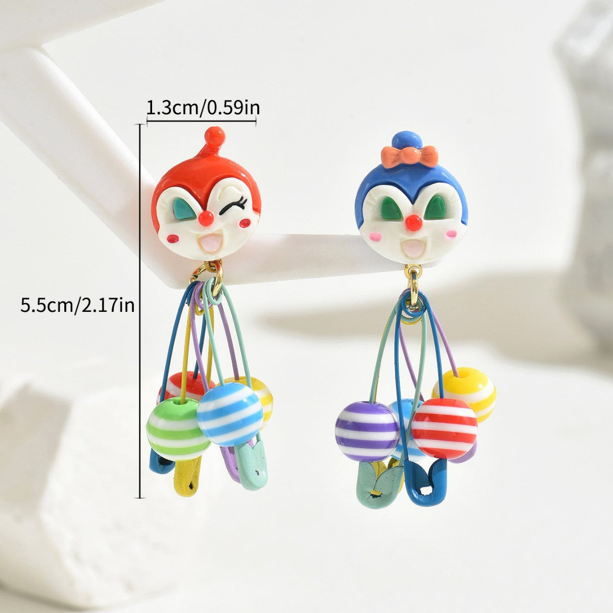 Pendientes de aleación de zinc con diseño de payaso de dibujos animados, con acabado chapado, para mujer