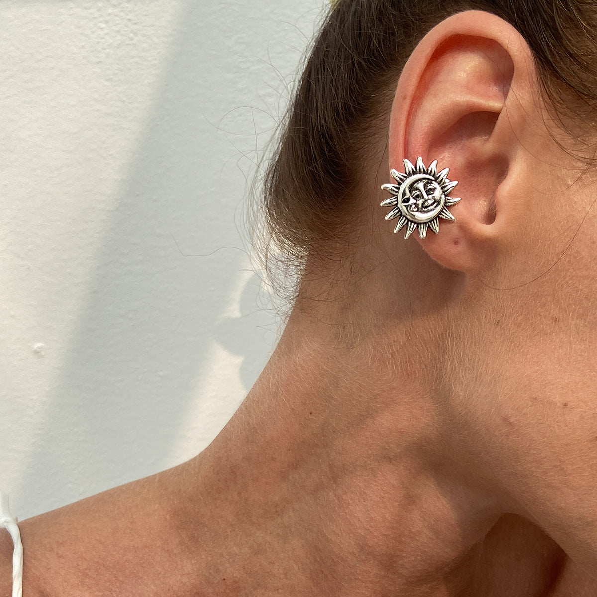 Minimalist Floral Ocean-Inspired Ear Cuff for Women Made of Alloy with Plated Finish No-Piercing Scallop Star Moon Design