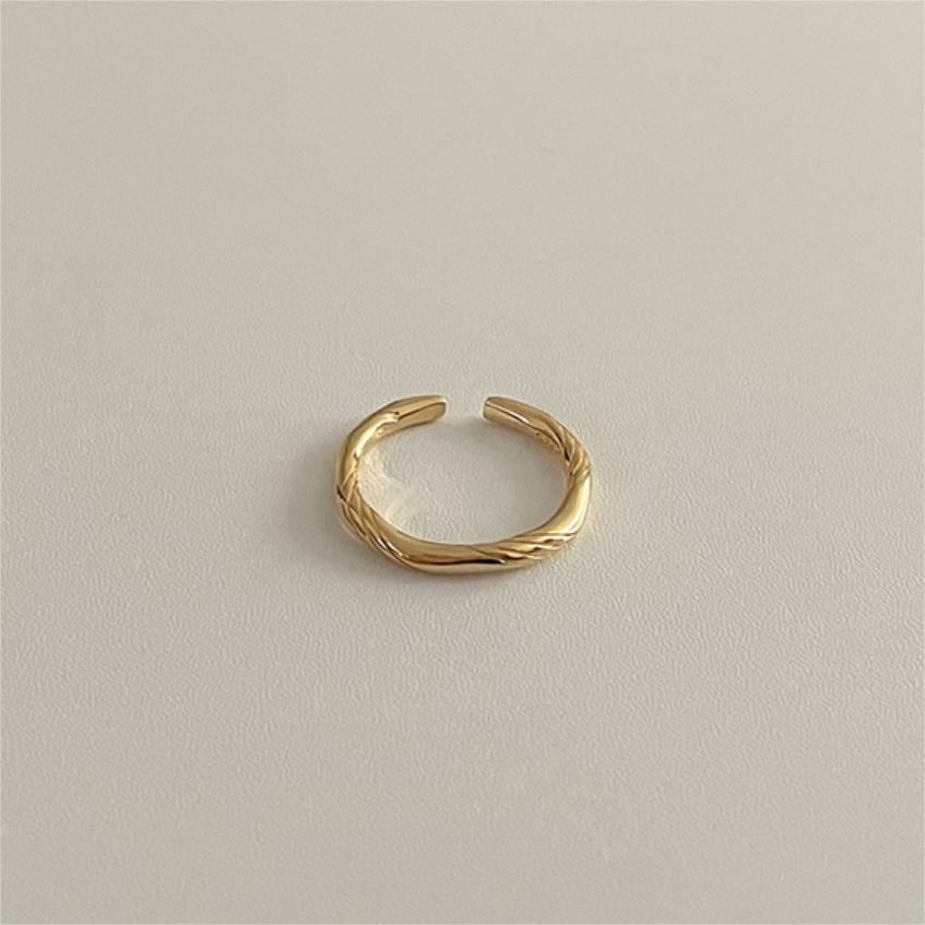 Minimalist Heart-Shaped 925 Sterling Silver Twisted Wire Ring with Beveled Geometric Facets for Women