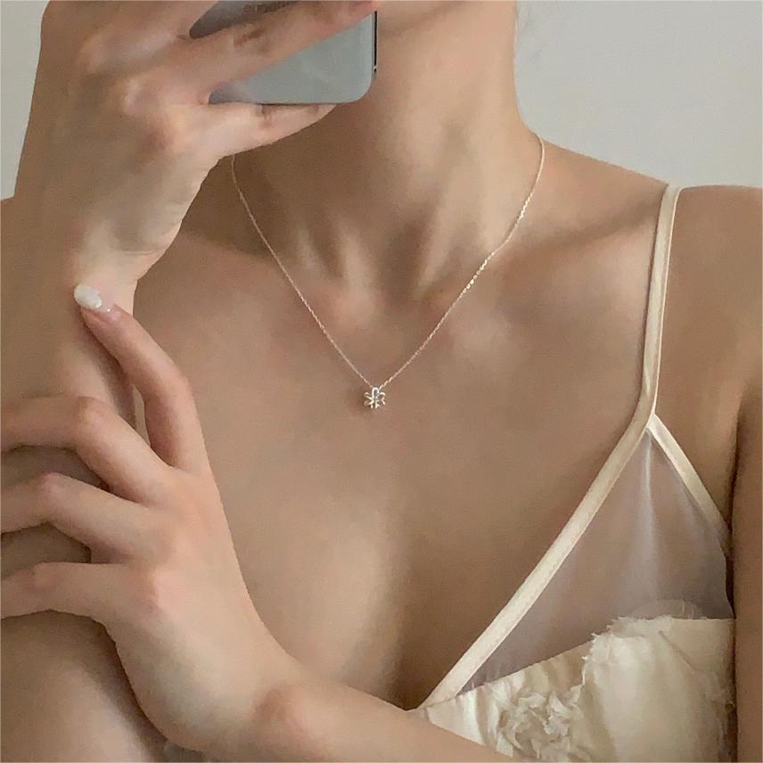 Minimalist Floral Geometric Pendant Necklace in 925 Sterling Silver with Gold Plating on Cross Chain