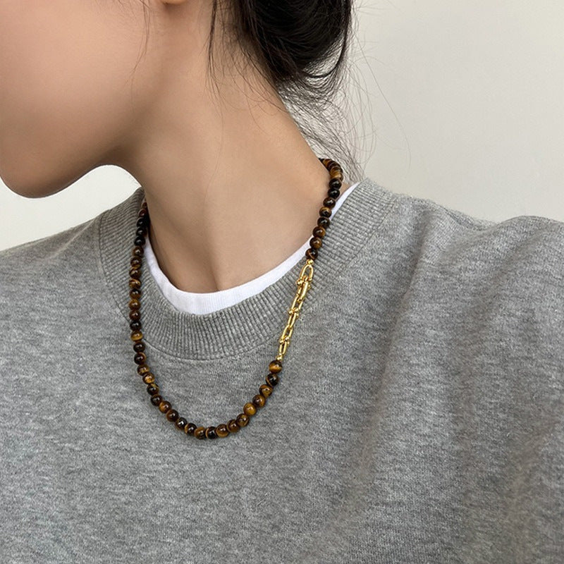 Collana Minimalista Geometrica a Y in Acciaio al Titanio Placcato per Donne e Uomini con Elementi Cosmici e Naturali