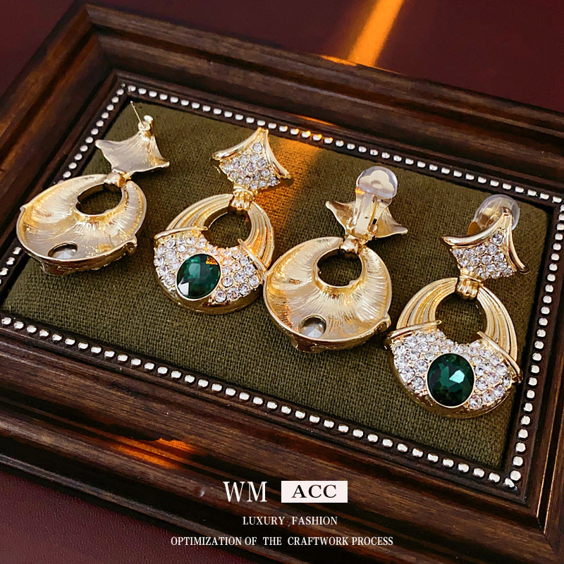 Vintage Chic Ginkgo Leaf Shaped Alloy Earrings with Rhinestone Inlay for Women, Lightweight Luxury Hoop-Style Ear Clips