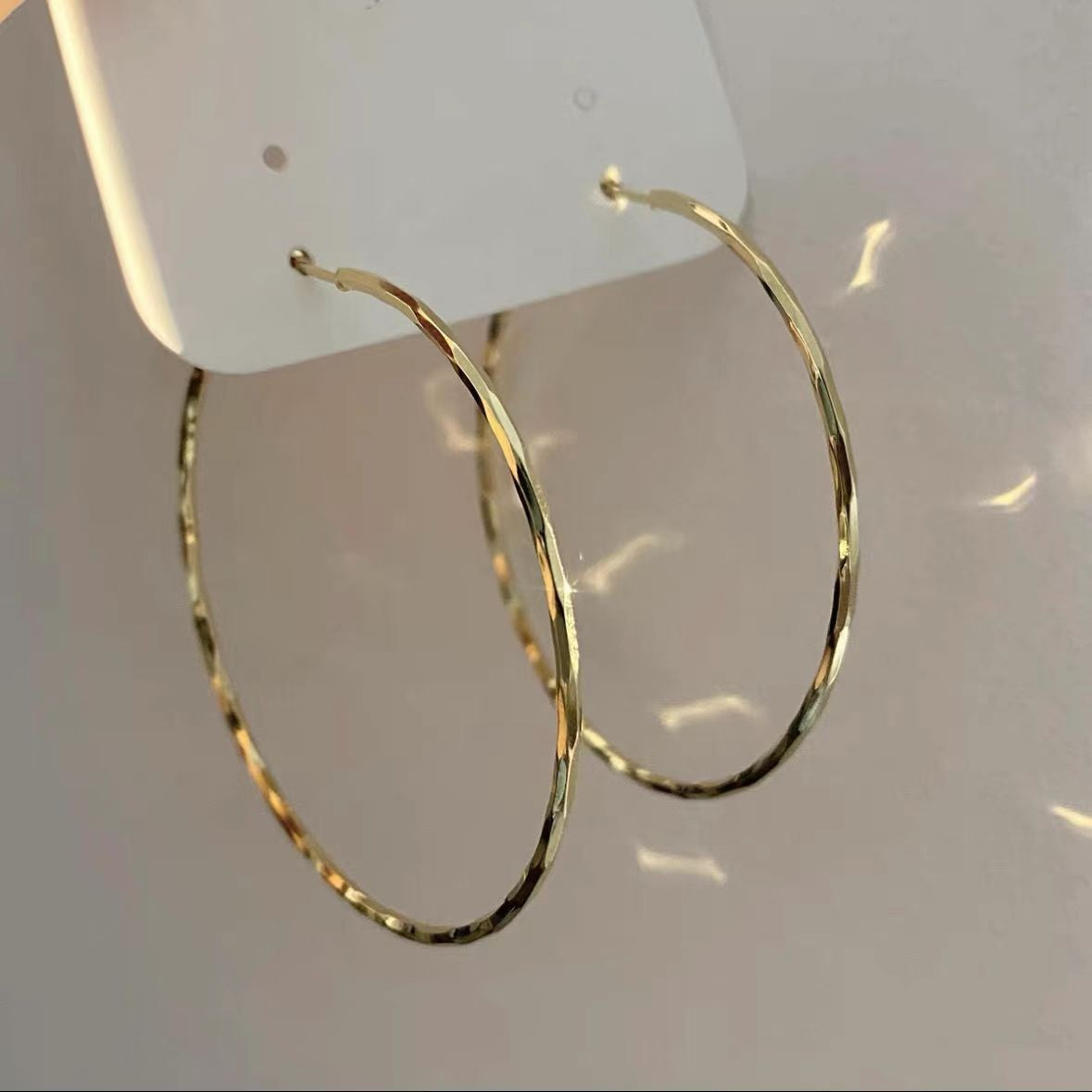 Eleganti orecchini a cerchio geometrici da donna in lega di zinco con finitura galvanica